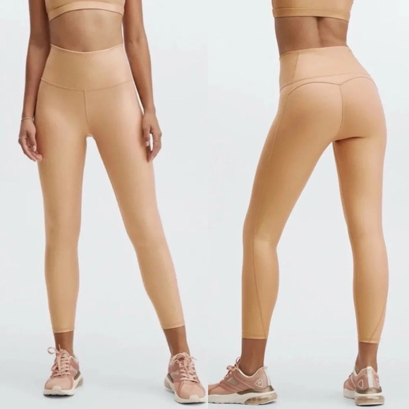 Fabletics | Iridescent Luxe 7/8 Leggings Ultra High Waisted Shine - Picture 1 of 7